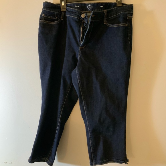 St. John's Bay Pants - Capris